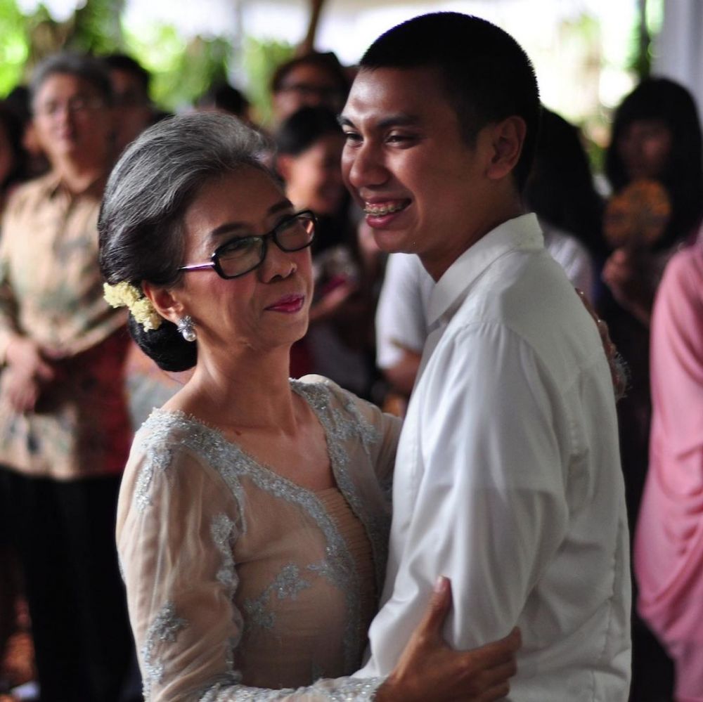 Ketegaran 5 seleb jalani Idul Fitri 2021 setelah ditinggal orang tua