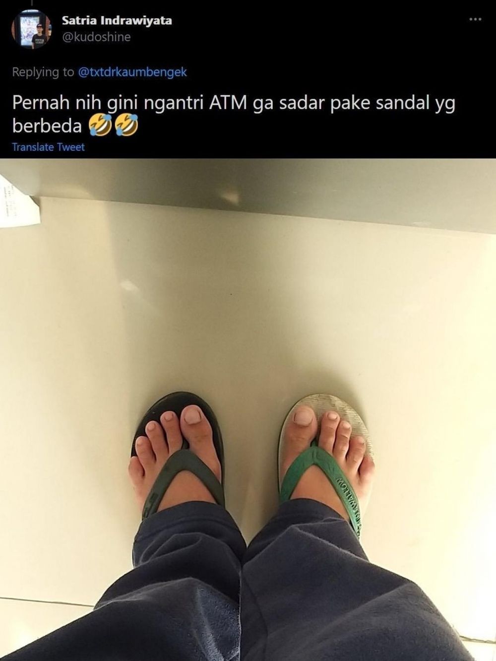 7 Curhatan lucu orang ketika sandalnya tertukar, kasihan tapi kocak