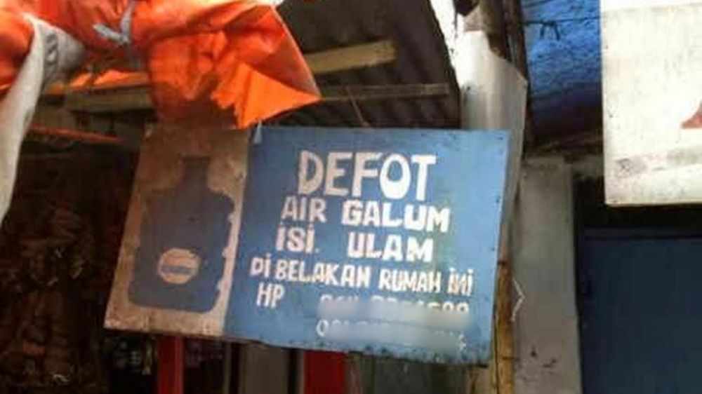10 Cara lucu promosi depot air minum, kreatifnya bikin senyum