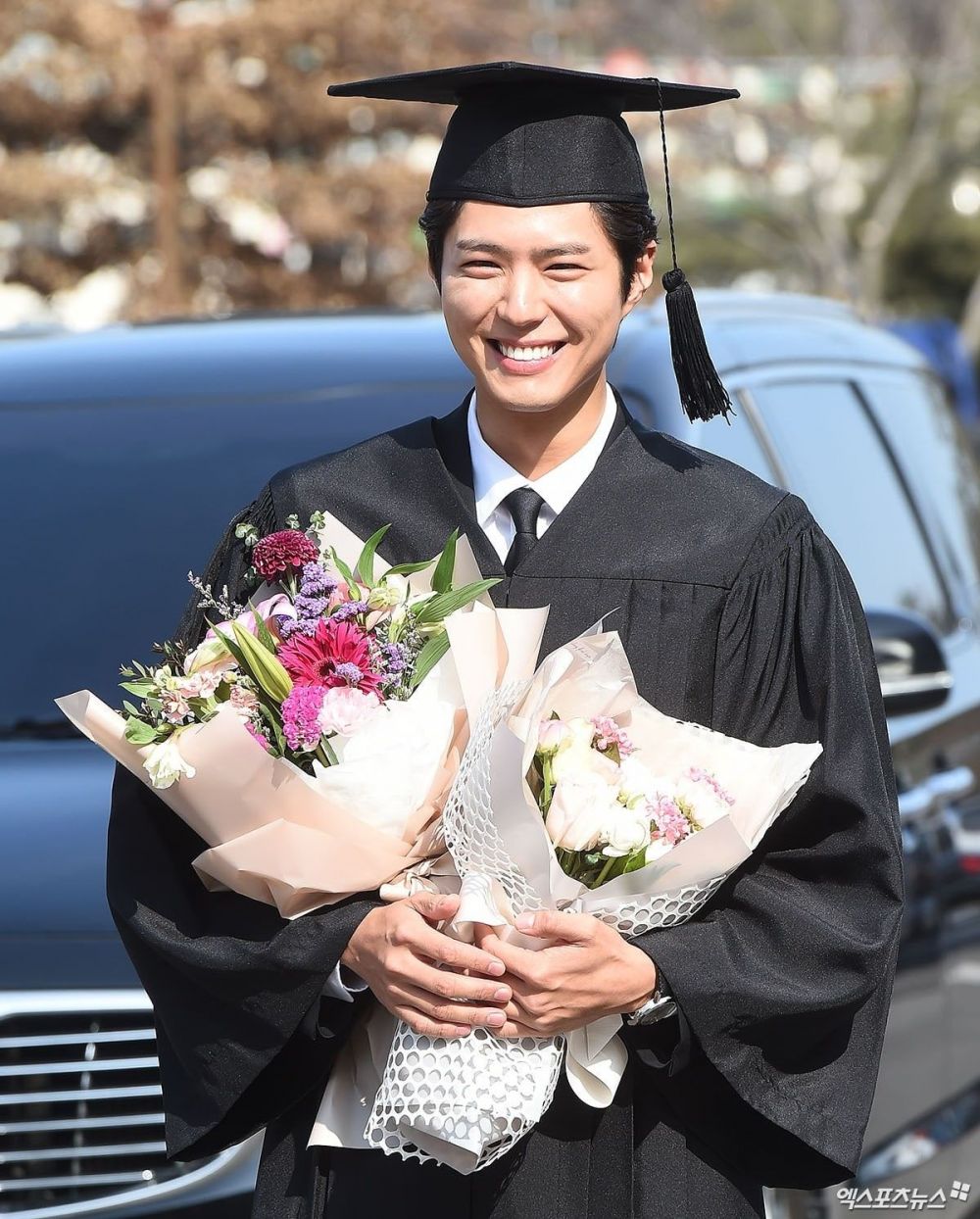 10 Potret lawas aktor Korea pakai toga, Song Joong-ki awet muda