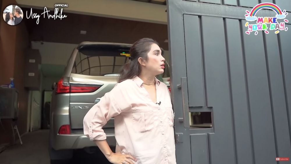 10 Momen Ussy borong dua gerobak bakso, bagi-bagi ke satu kampung