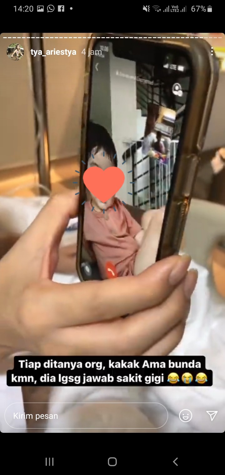 Sakit bersamaan, ini 6 momen Tya Ariestya dan anaknya dirawat di RS