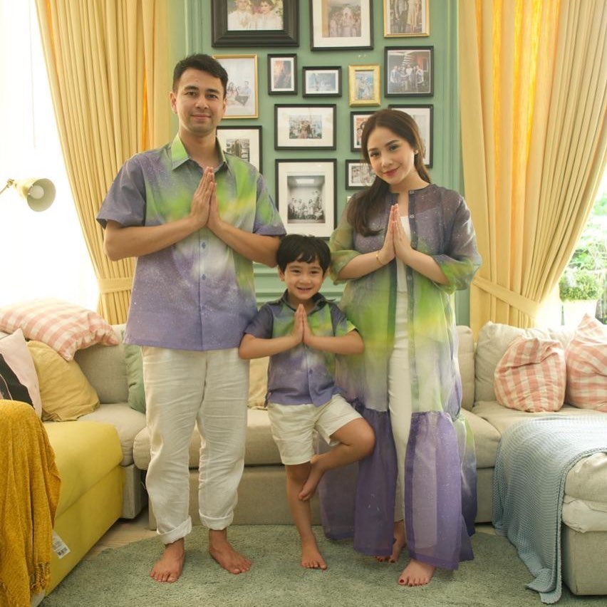 10 Inspirasi baju Lebaran keluarga seleb, kece abis