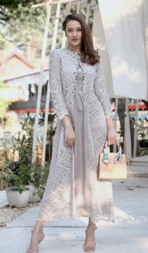 8 Potret Anya Geraldine dengan busana muslim ini cocok jadi inspirasi 