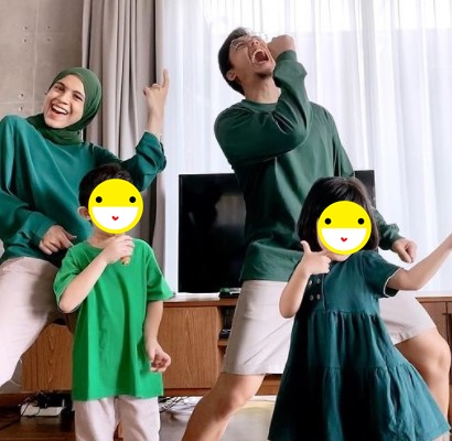 10 Gaya outfit Nycta Gina di keseharian, gayanya nyeleneh