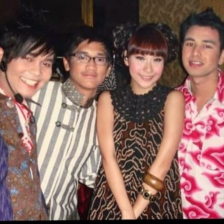 10 Transformasi gaya rambut Indra Bekti dari awal karier, nyentrik