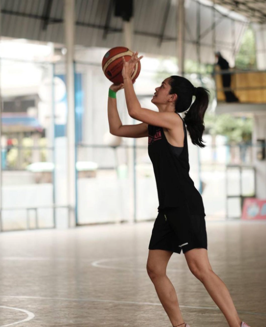 10 Transformasi Prisia Nasution, memesona di usia 36 tahun