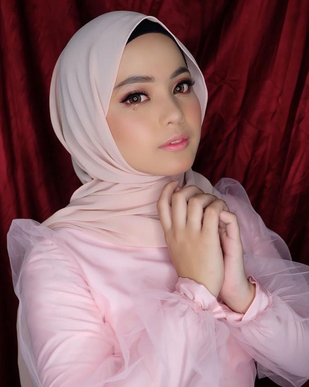 10 Gaya Putri D'Academy kenakan hijab, panen pujian