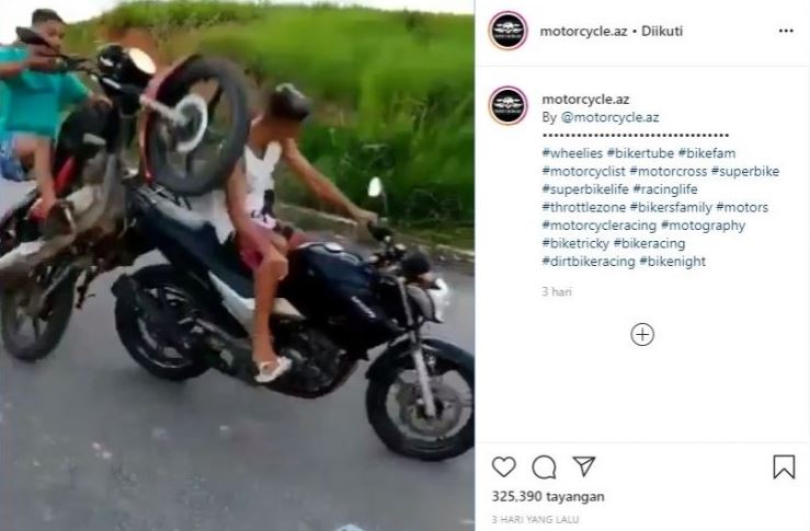 14 Aksi pamer atraksi motor ini endingnya bikin tepuk jidat
