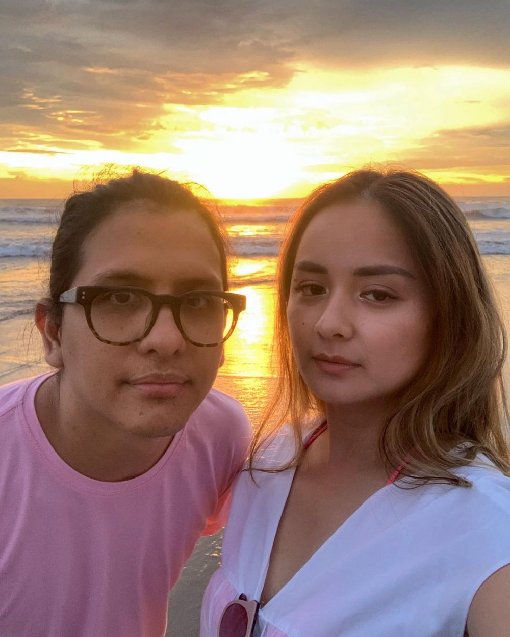 10 Momen kenangan Raditya Oloan dan Joanna Alexandra saat liburan