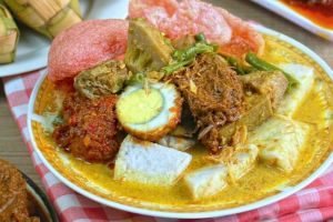 12 Resep makanan yang cocok disantap bareng ketupat, bikin kenyang