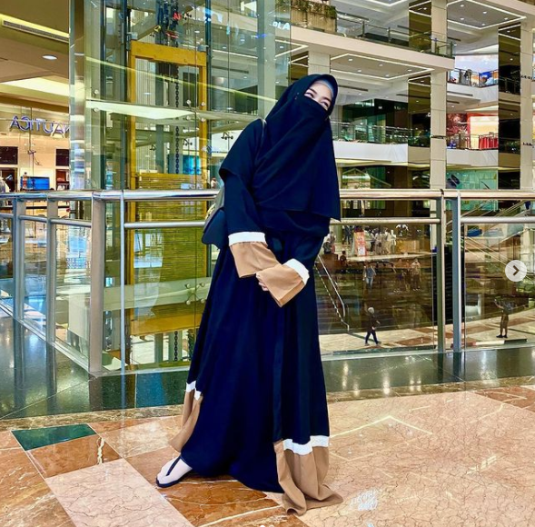 12 Potret transformasi gaya Ria Ricis, makin anggun