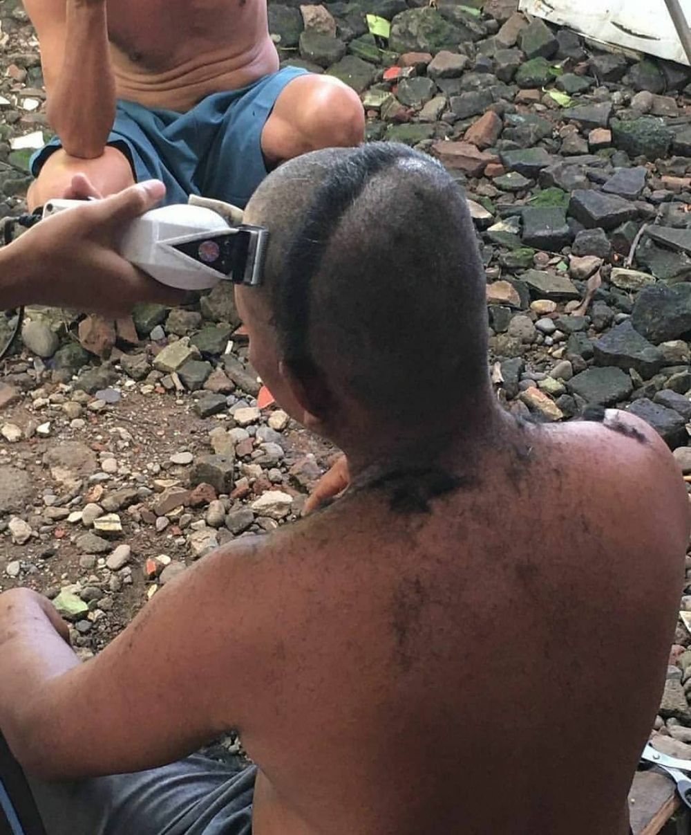 20 Model rambut nggak biasa warganet, ada yang bentuk peci