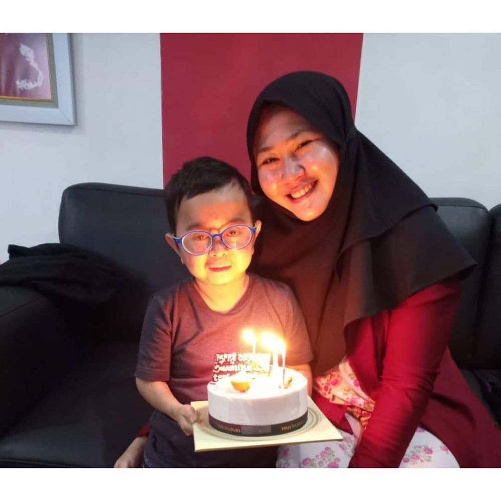 Potret istri 10 komedian saat tanpa riasan, bukti cantik natural