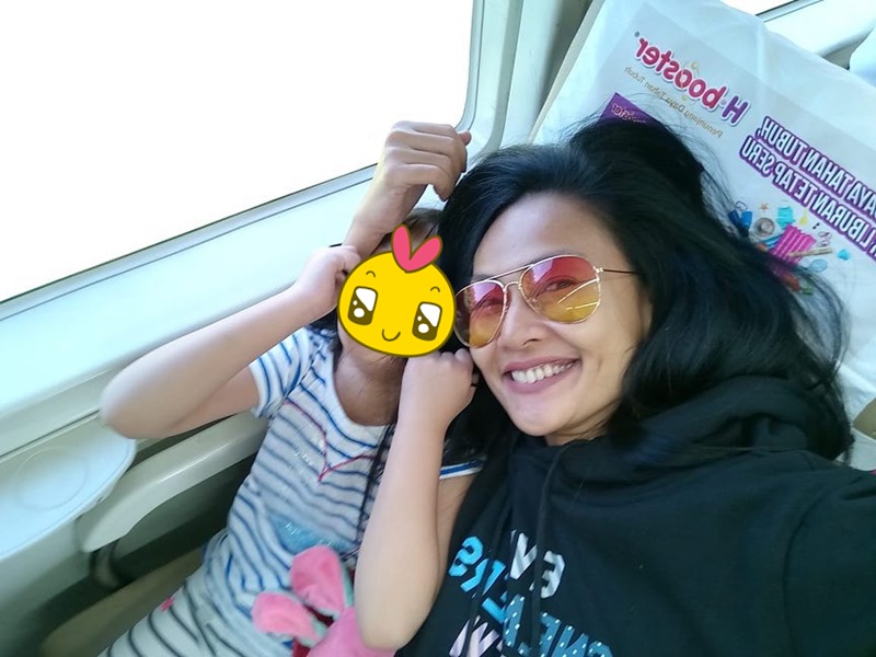 8 Pesona istri gitaris band Tanah Air tanpa makeup, tetap memesona