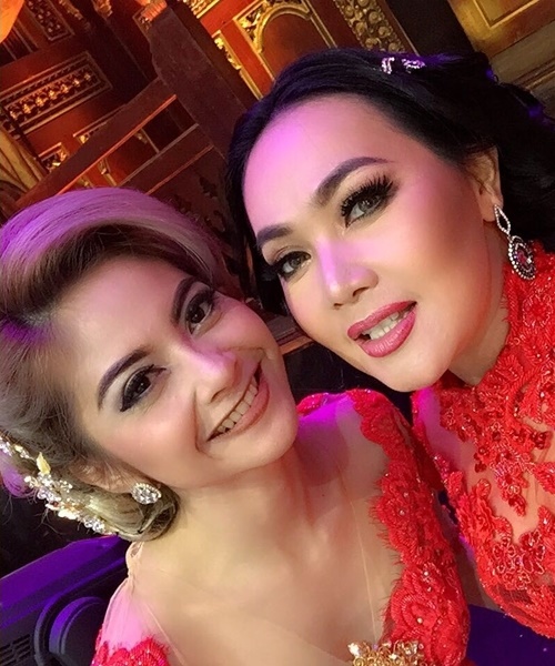 Tak banyak yang tahu, 8 seleb cantik ini pernah jadi pesinden