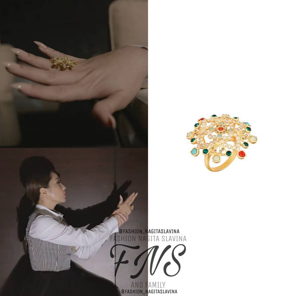 Taksiran harga 10 fashion item Nagita Slavina saat pemotretan