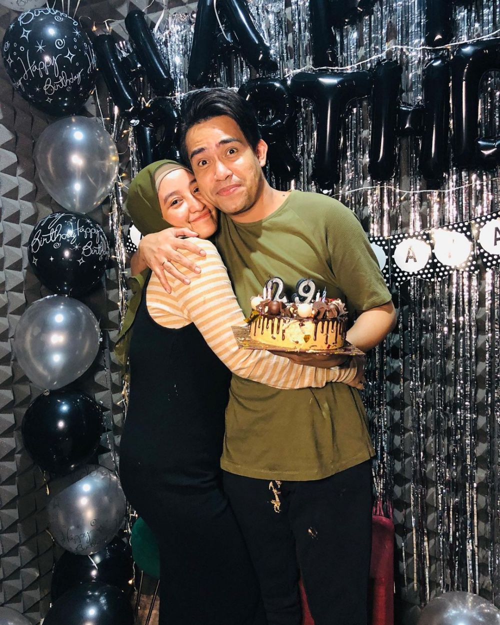 Potret manis 10 pedangdut dan pasangan, Happy Asmara serasi abis