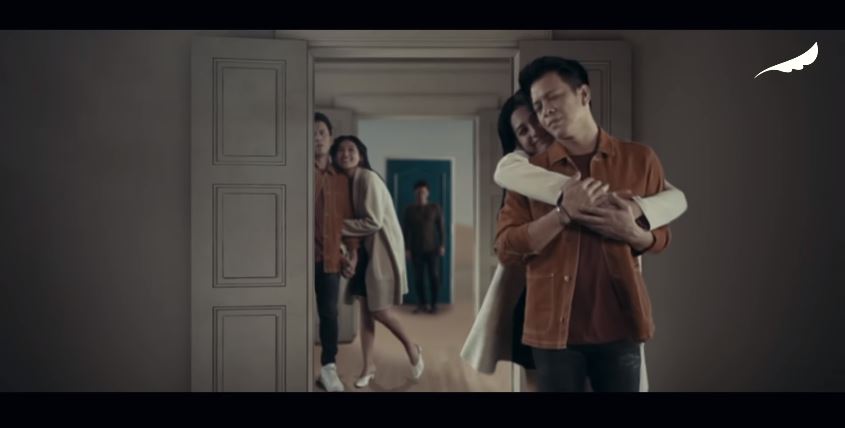 Momen Ariel Noah bareng 6 seleb di video klip, tampil mesra