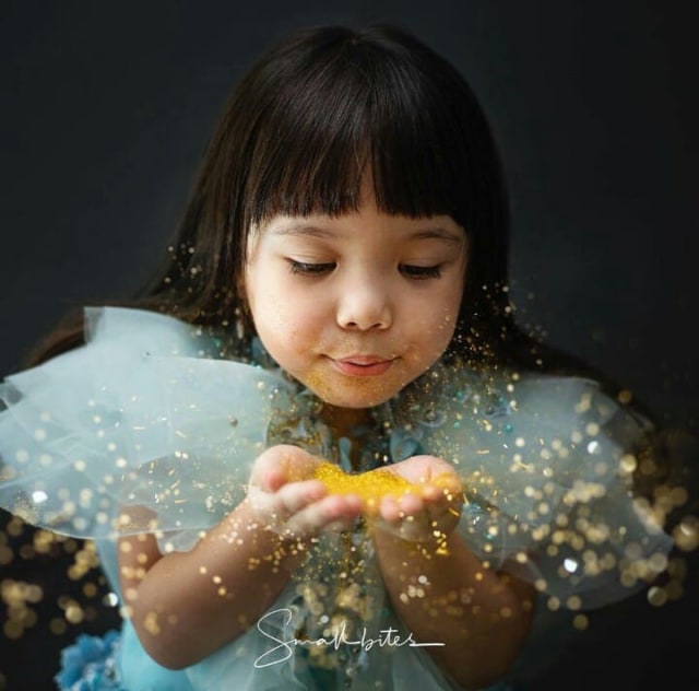 10 Gaya pemotretan Gempita berbagai tema, bak model profesional