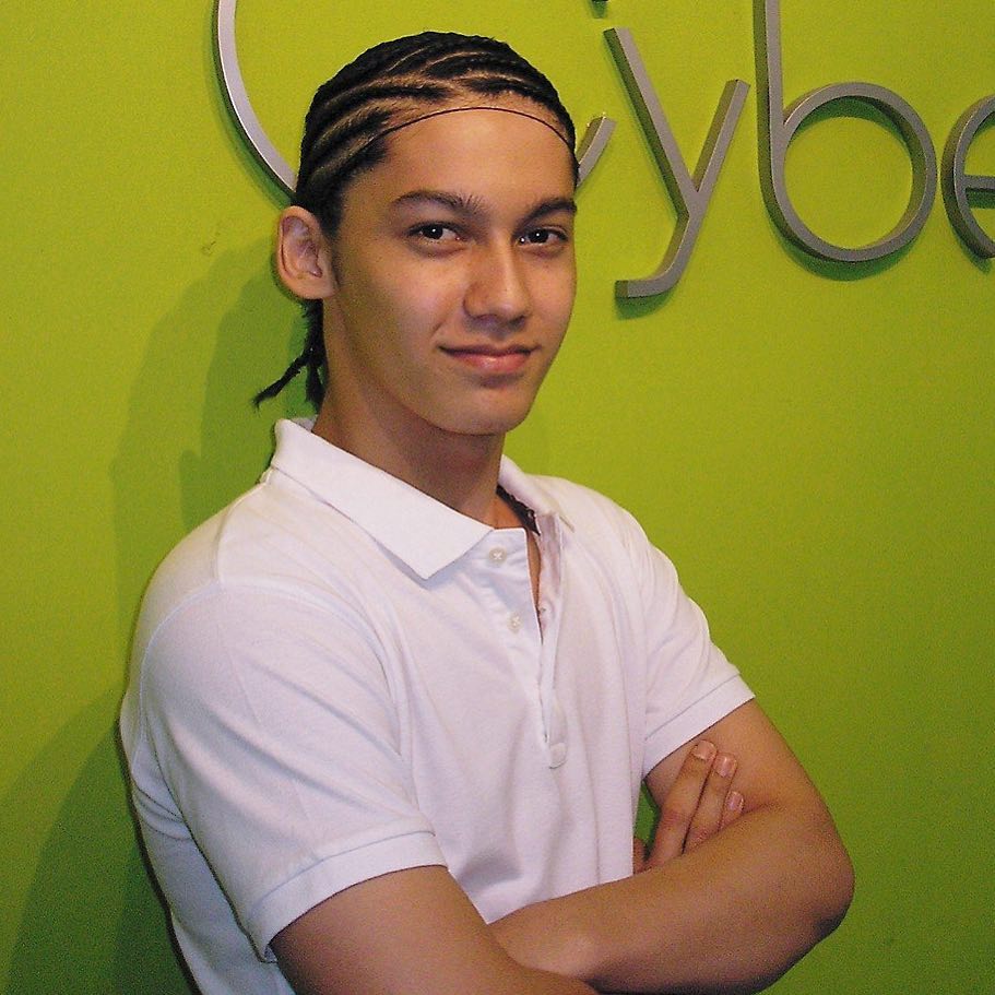 Potret lawas 9 raja sinetron era 2000-an, gantengnya konsisten