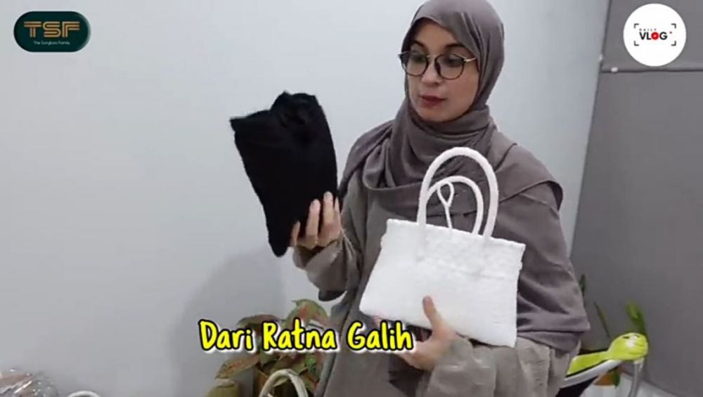 Potret isi hampers Lebaran 10 seleb, punya Nagita Slavina mewah