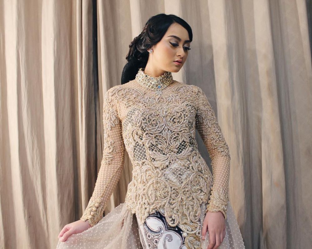 10 Potret Memes Prameswari jadi sinden, tampil anggun dan memesona