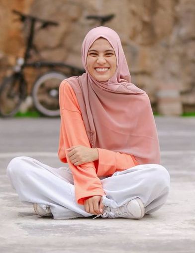 10 Gaya outfit seleb hijabers Tanah Air di keseharian, menginspirasi