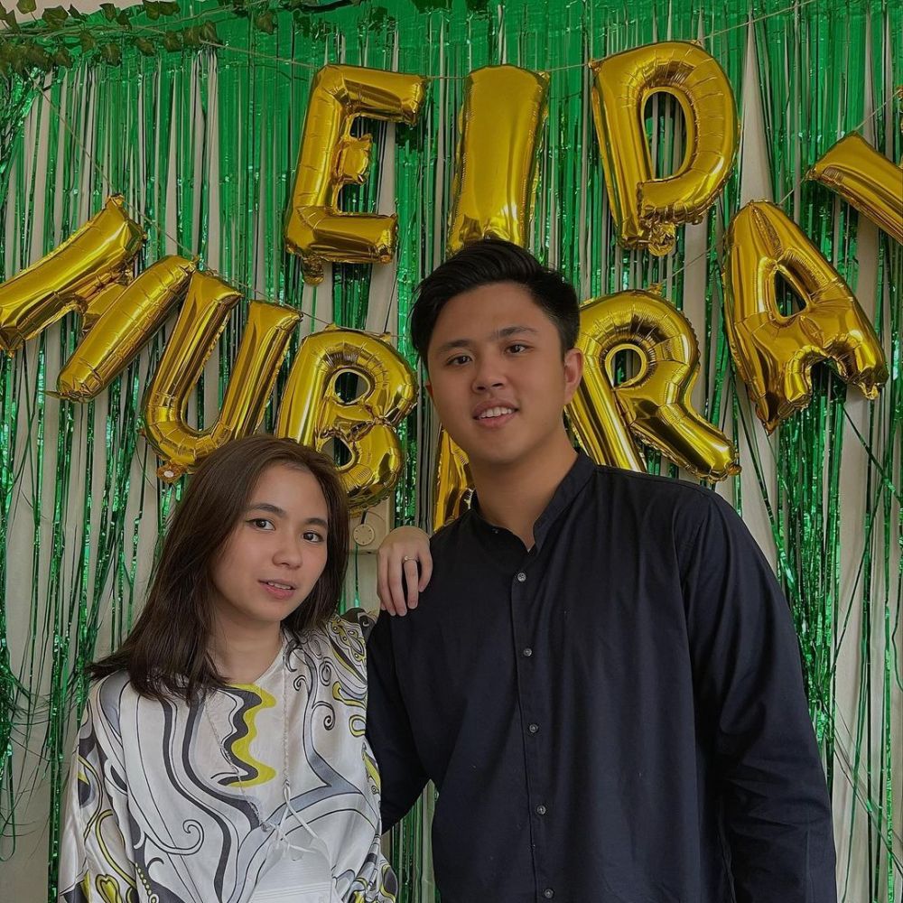 Momen Lebaran 8 seleb bareng kekasih, Pevita Pearce pakai baju couple