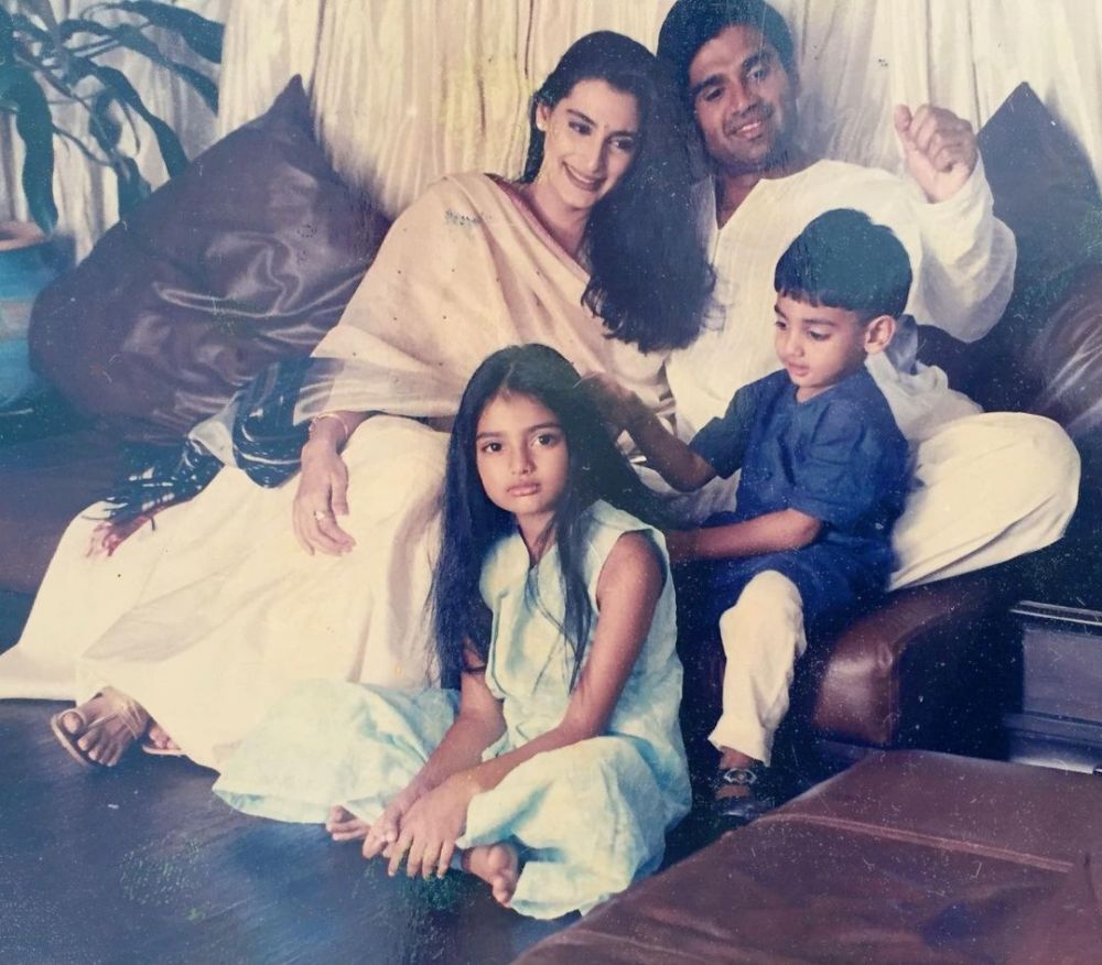 10 Transformasi Ahan Shetty, anak Suniel Shetty yang tampan abis