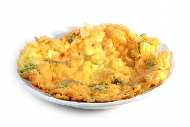 4 Cara memasak telur dadar agar gurih, renyah dan anti gagal