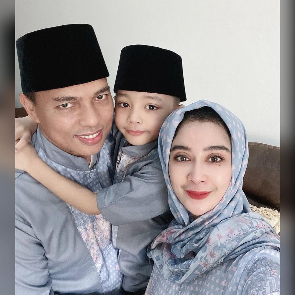 10 Momen Lebaran keluarga pedangdut, Ayu Ting Ting sambil liburan