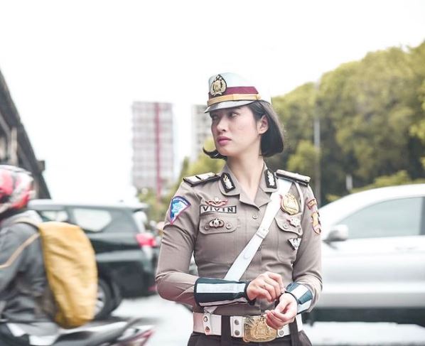 8 Pesona Iptu Vivin, polwan yang disebut mirip Nabila Syakieb