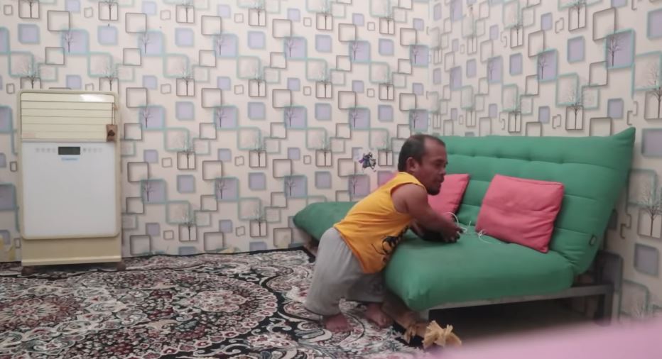 10 Potret rumah Ucok Baba, kamarnya tak banyak perabot