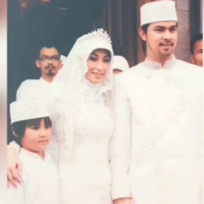 14 tahun menikah, ini 10 potret Sultan Djorghi dan istri hingga kini