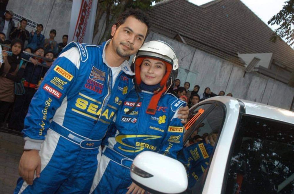 14 tahun menikah, ini 10 potret Sultan Djorghi dan istri hingga kini