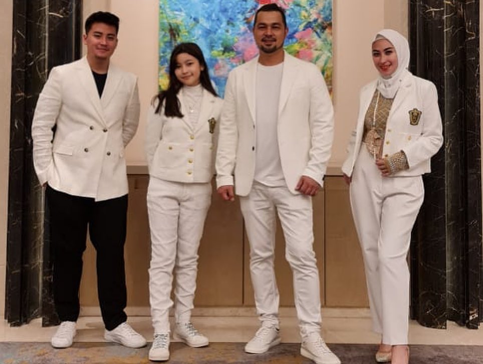14 tahun menikah, ini 10 potret Sultan Djorghi dan istri hingga kini