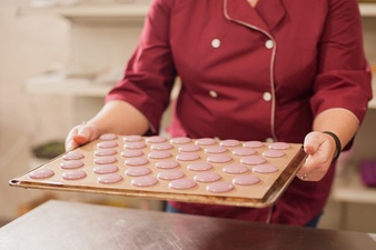 8 Cara membuat macaron mengembang sempurna, dijamin ampuh