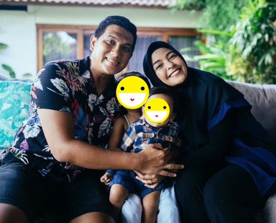 Potret kebersamaan 8 vokalis perempuan dan keluarganya, harmonis