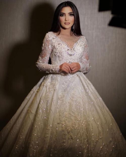 8 Pesona Ashanty kenakan gaun besar, penampilannya bak seorang ratu