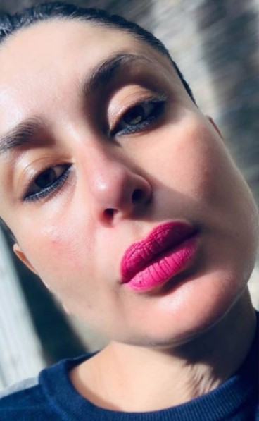 10 Beda gaya Kareena Kapoor dan Kajol pakai makeup tebal, manglingi