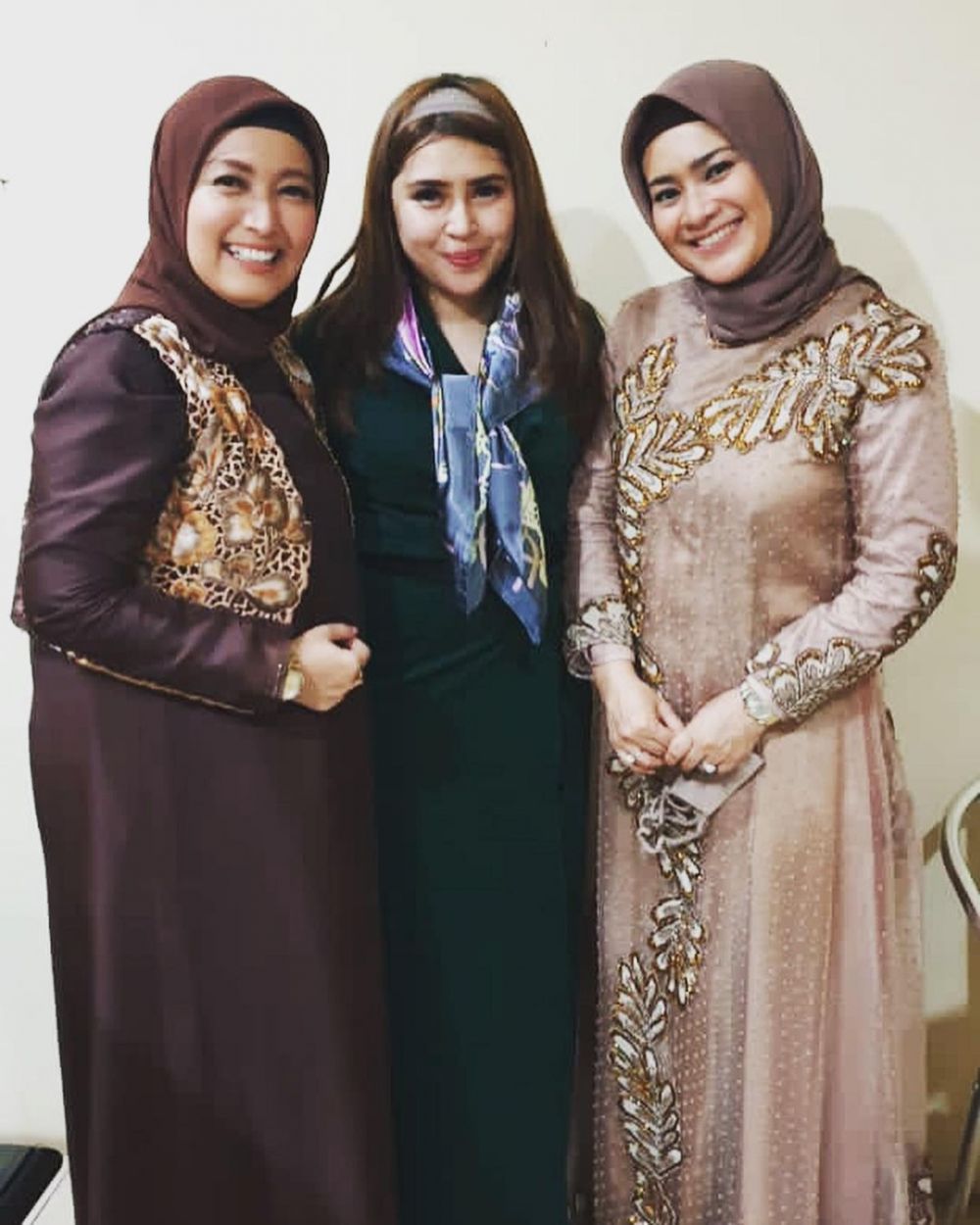 10 Inspirasi gaya outfit Ikke Nurjanah, simple dan bikin nyaman