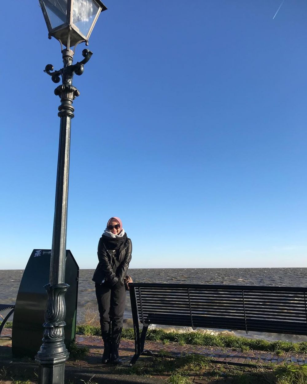 10 Inspirasi gaya outfit Ikke Nurjanah, simple dan bikin nyaman