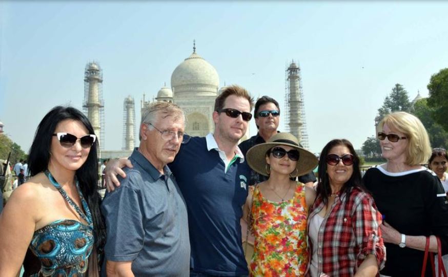 5 Potret kedekatan Preity Zinta dan mertua bule yang jarang terekspos