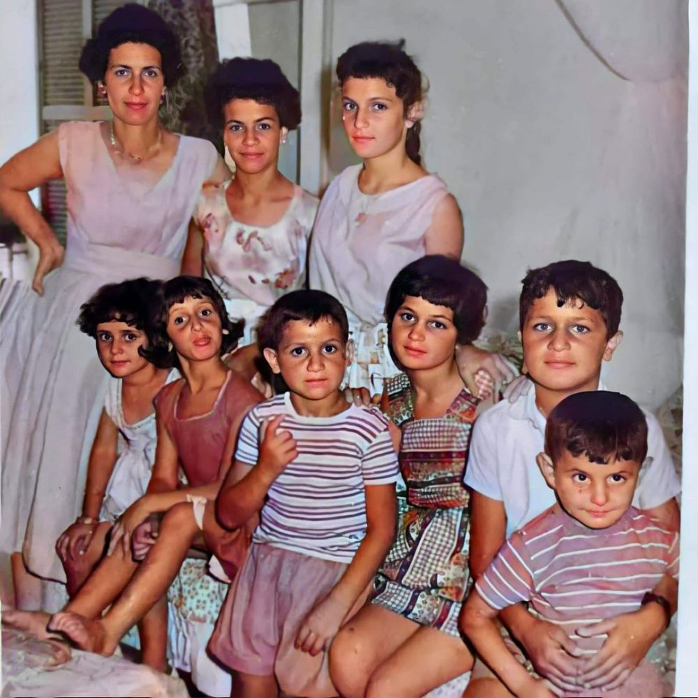 Potret masa muda kakek-nenek Bella Hadid, keturunan pangeran Palestina