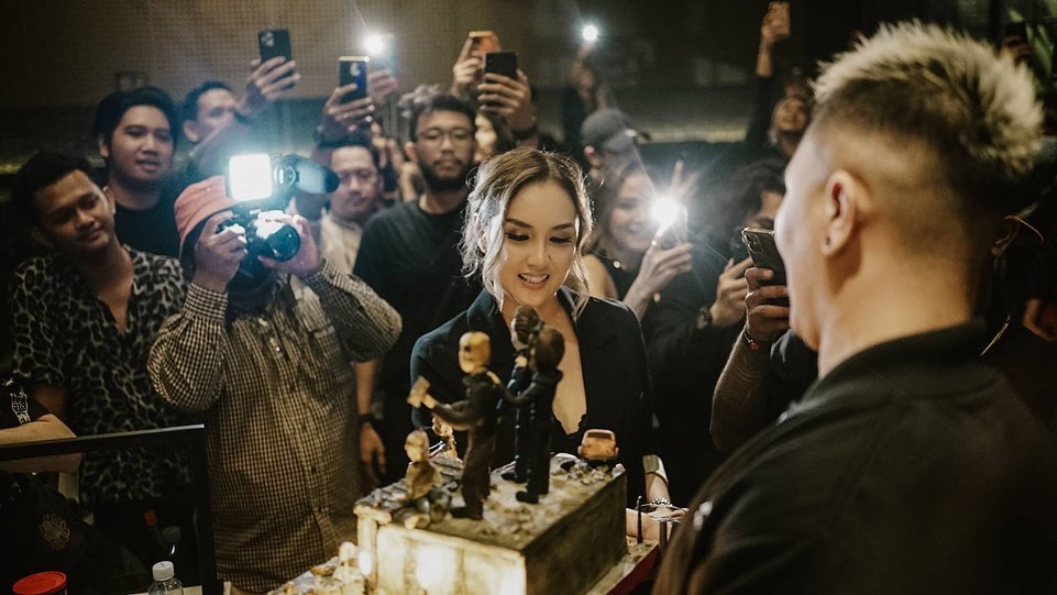 8 Momen ulang tahun Sara Wijayanto ke-42 tahun, kuenya curi perhatian