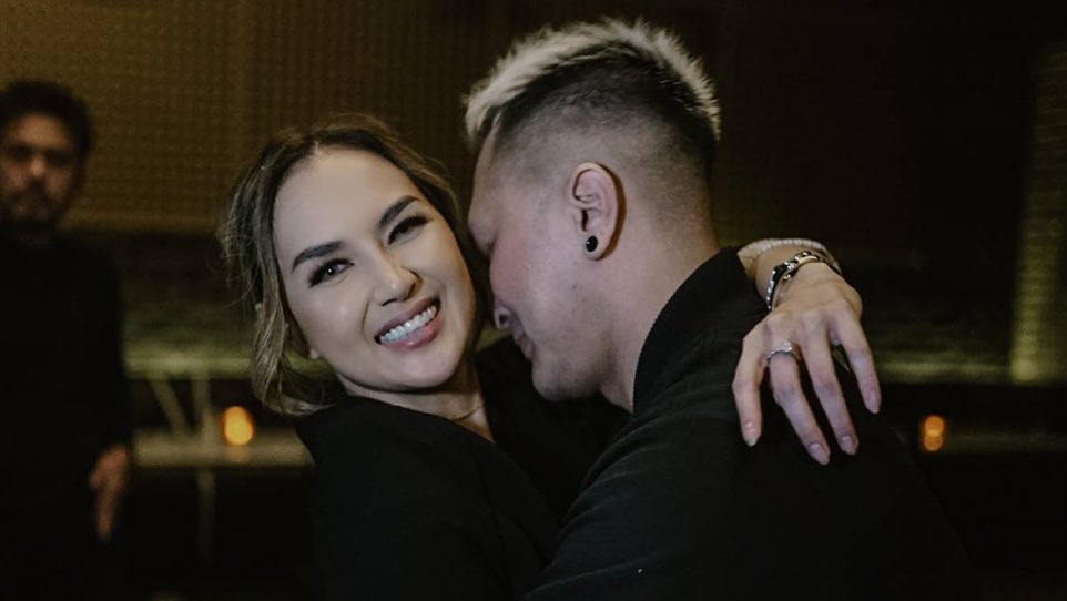 8 Momen ulang tahun Sara Wijayanto ke-42 tahun, kuenya curi perhatian