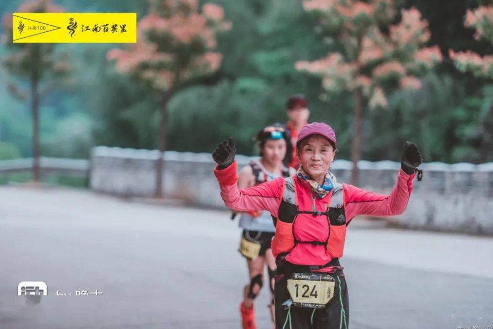 Inspiratif, nenek 70 tahun ini masih segar bugar karena hobi maraton