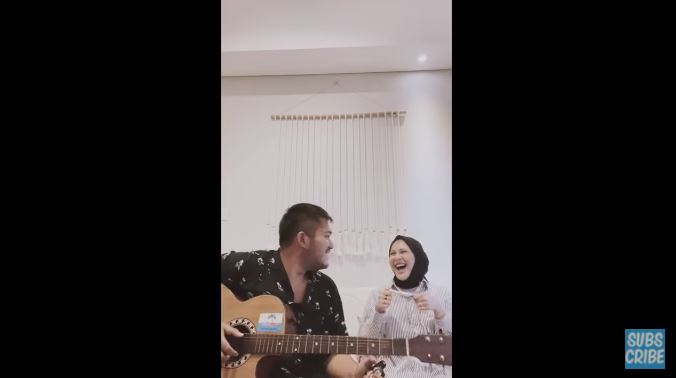 10 Momen Kesha Ratuliu umumkan kehamilan anak pertama, penuh haru