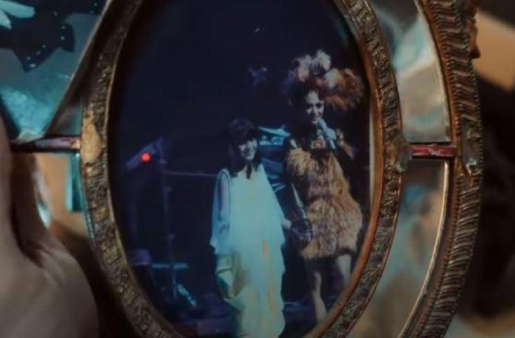 5 Foto Aurel Hermansyah yang dipajang di rumah KD, curi perhatian